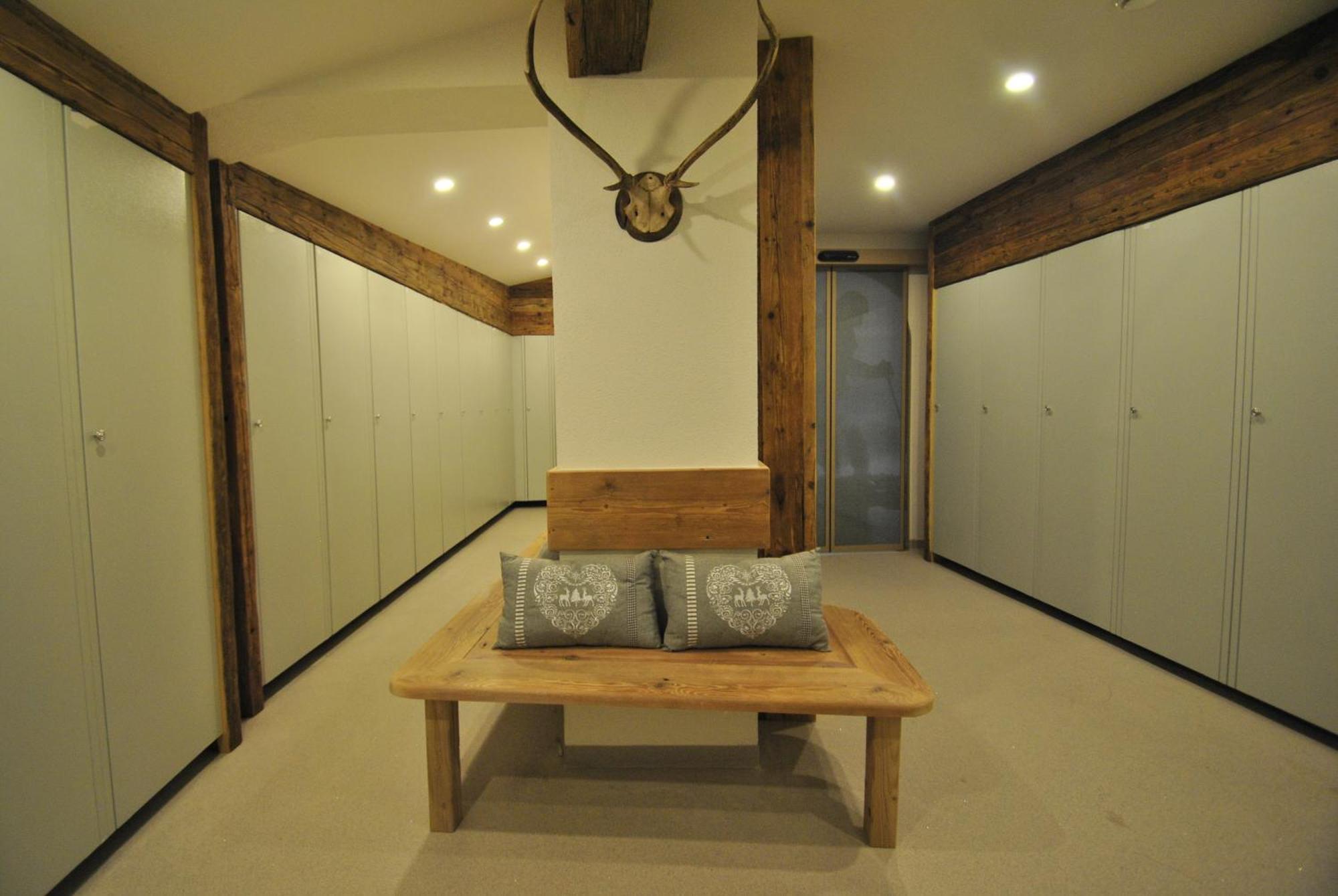 Hotel Albona Nova Zuers Luaran gambar