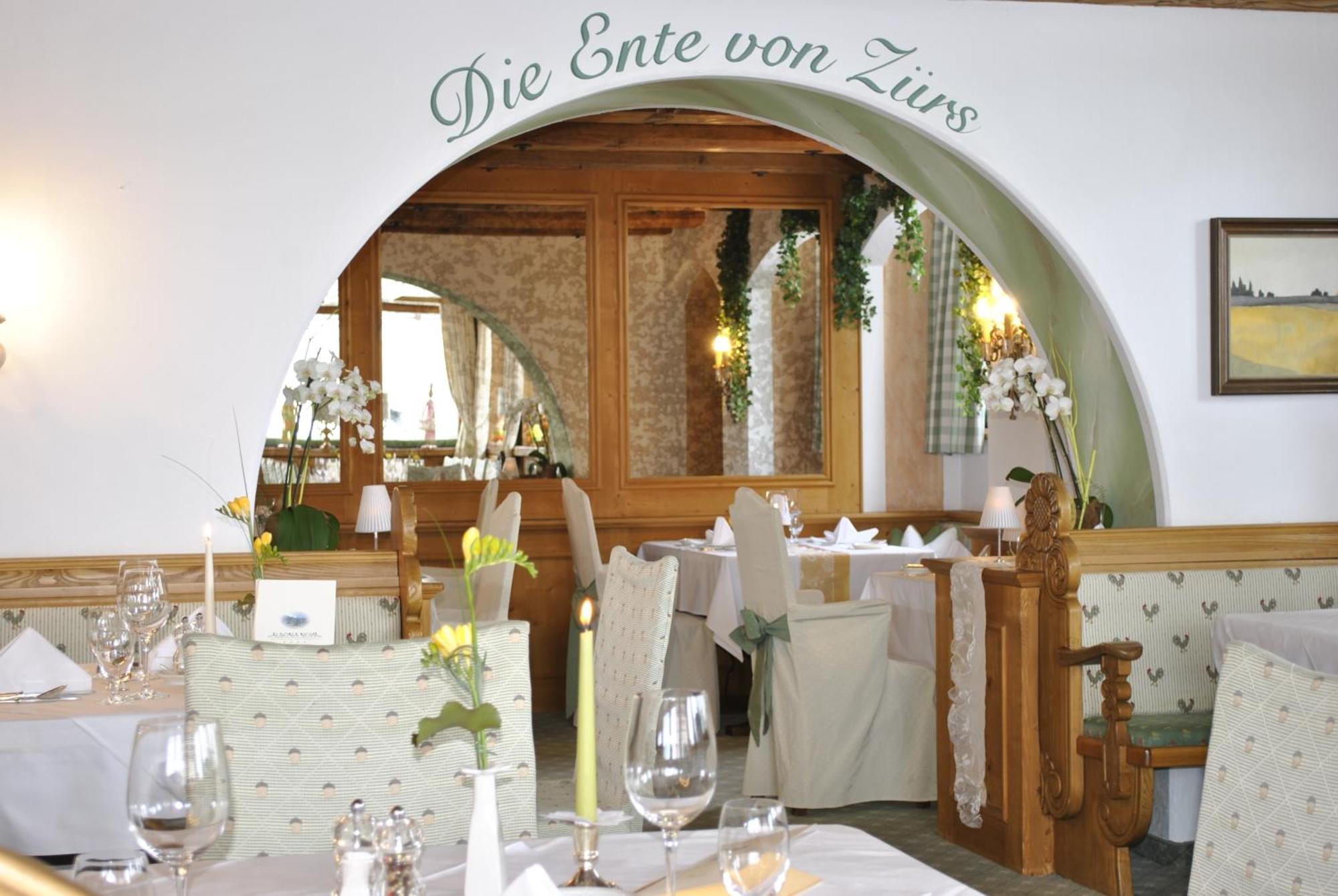 Hotel Albona Nova Zuers Luaran gambar